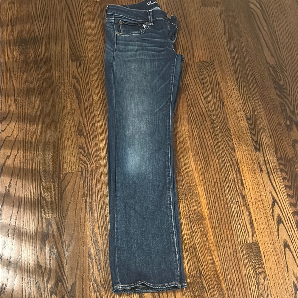 Blue Straight Leg Jeans with Classic Denim Look